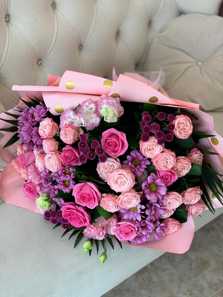 Букет цветов из: Хризантемы, Розы и Лизиантусы в Котово Новгородская область