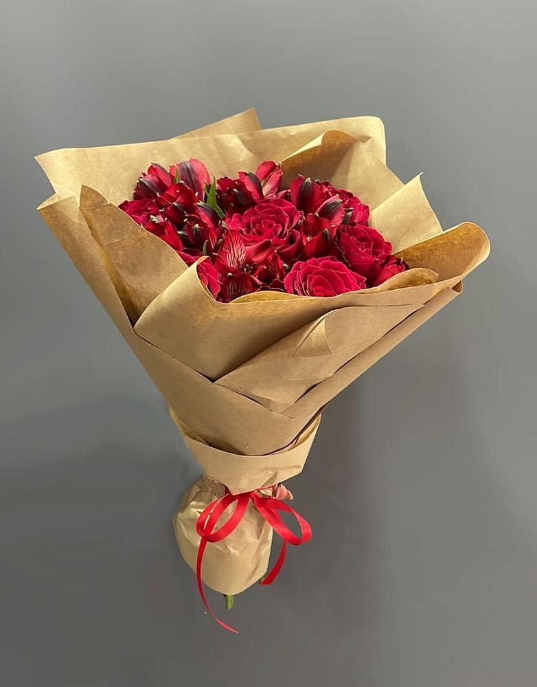 Букет цветов из: Альстромерии и Розы в Котово Новгородская область