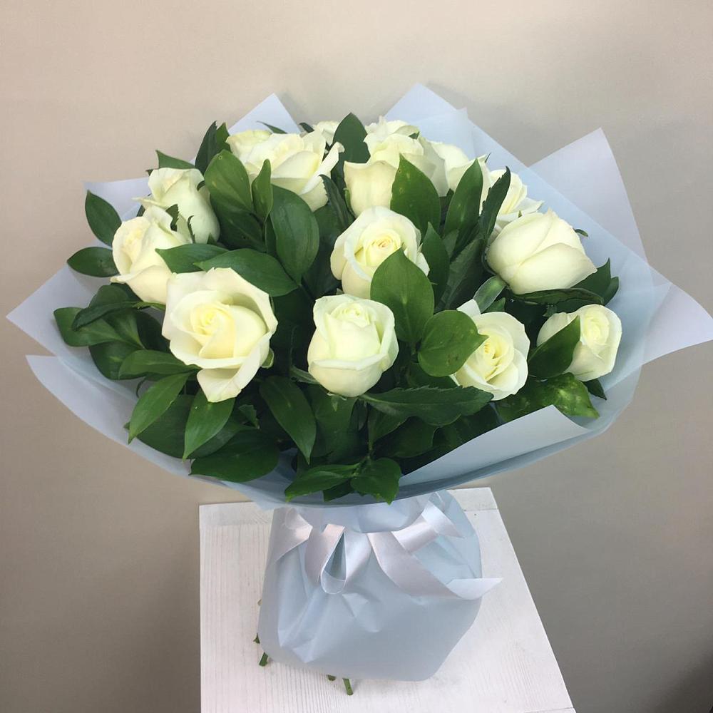 Букет 15 Белых роз Проуд в Котово Новгородская область