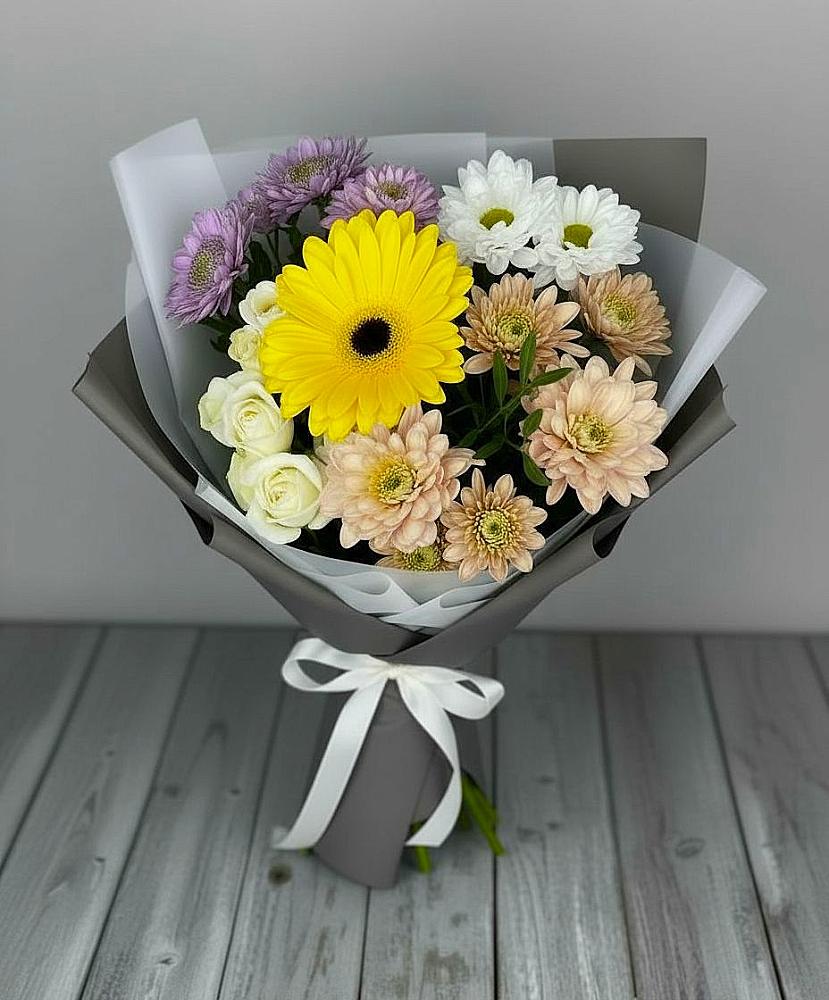 Букет цветов из: Розы, Герберы и Хризантемы в Котово Новгородская область