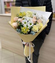 Букет цветов из:  Альстромерии, Розы и Хризантемы в Котово Новгородская область