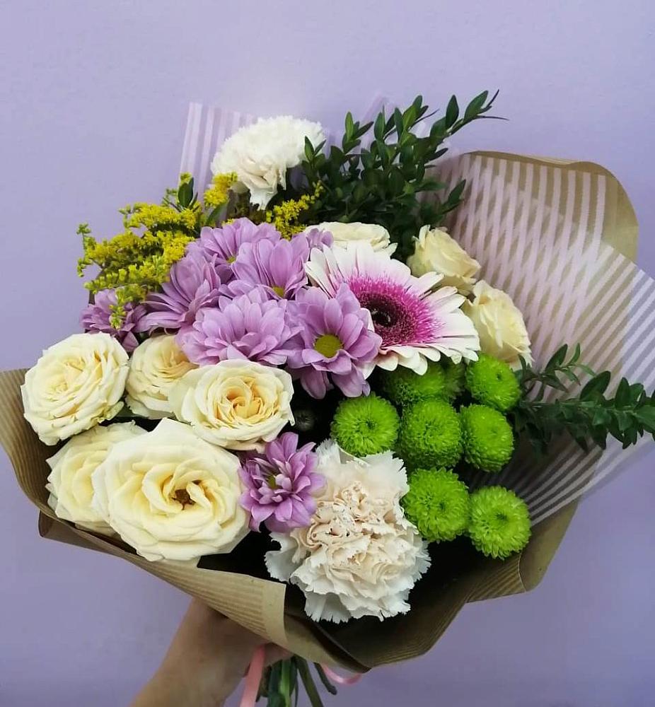 Букет цветов из: Хризантемы, Розы, Гвоздики и Герберы в Котово Новгородская область