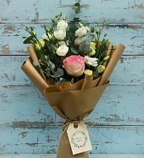 Букет цветов из:  Розы и Лизиантусы в Котово Новгородская область